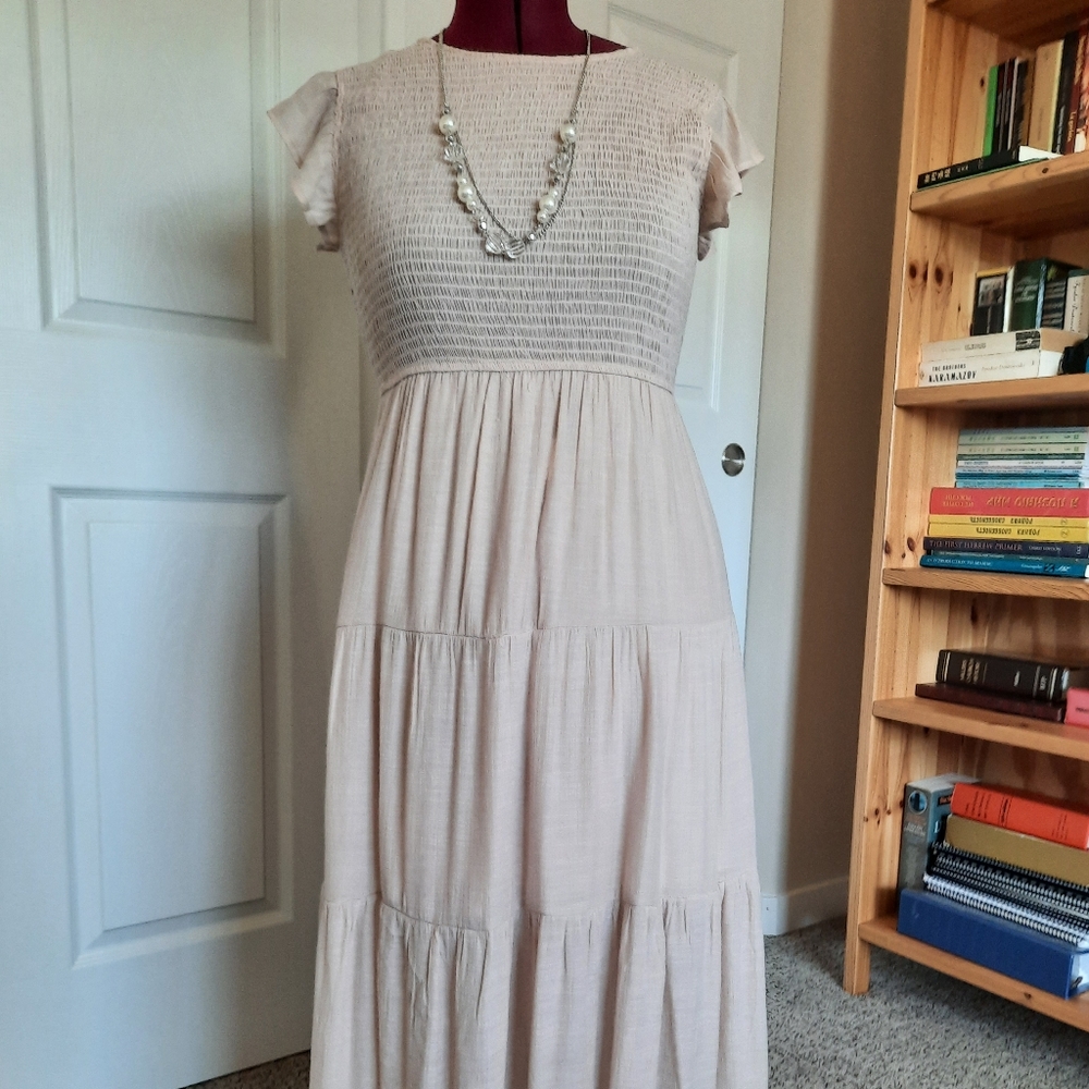 .Tan midi-length short sleeve dress